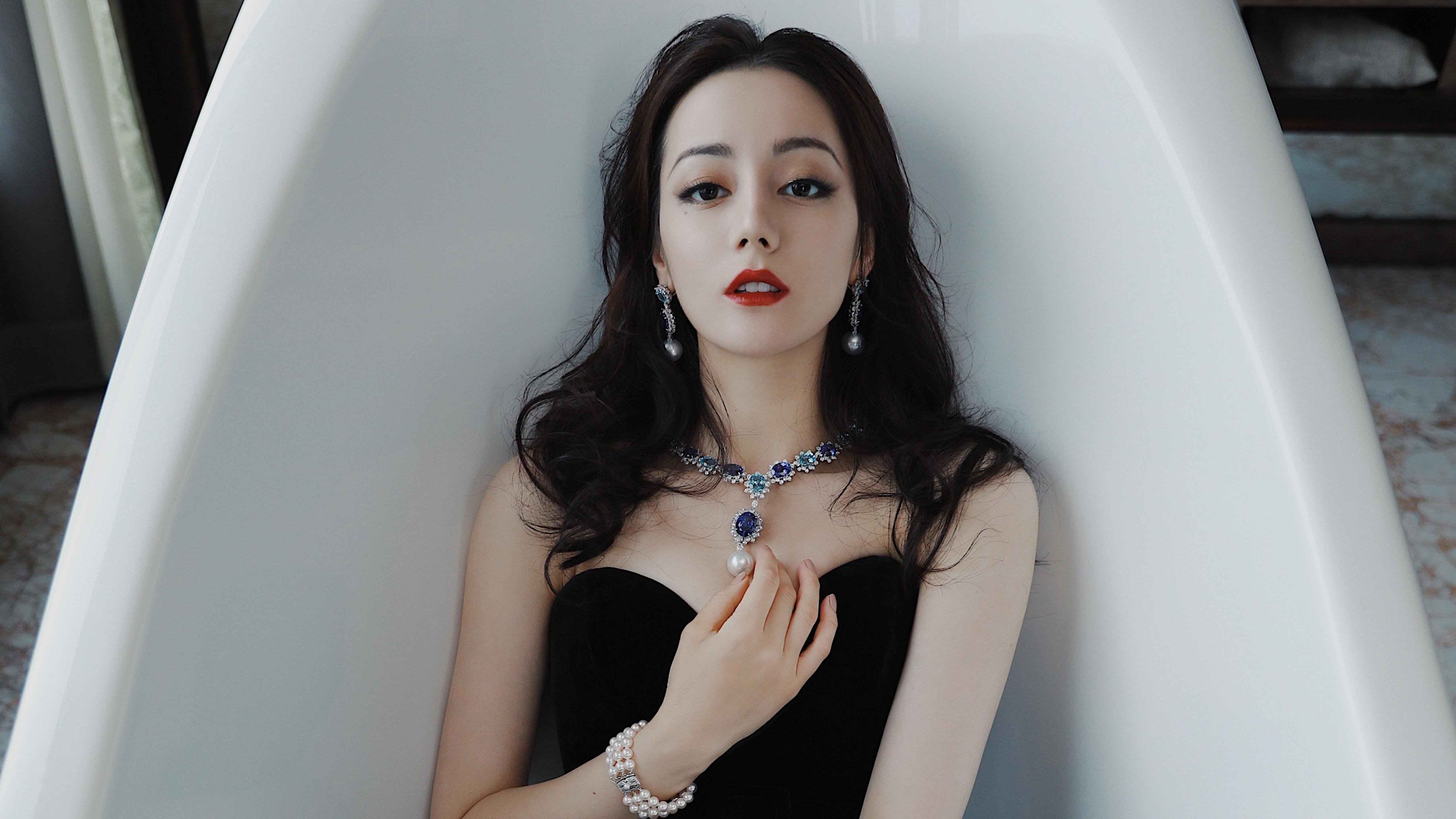 曼联战胜狼队,拉什福德梅开二度状态回暖,曼联前锋拉什福德