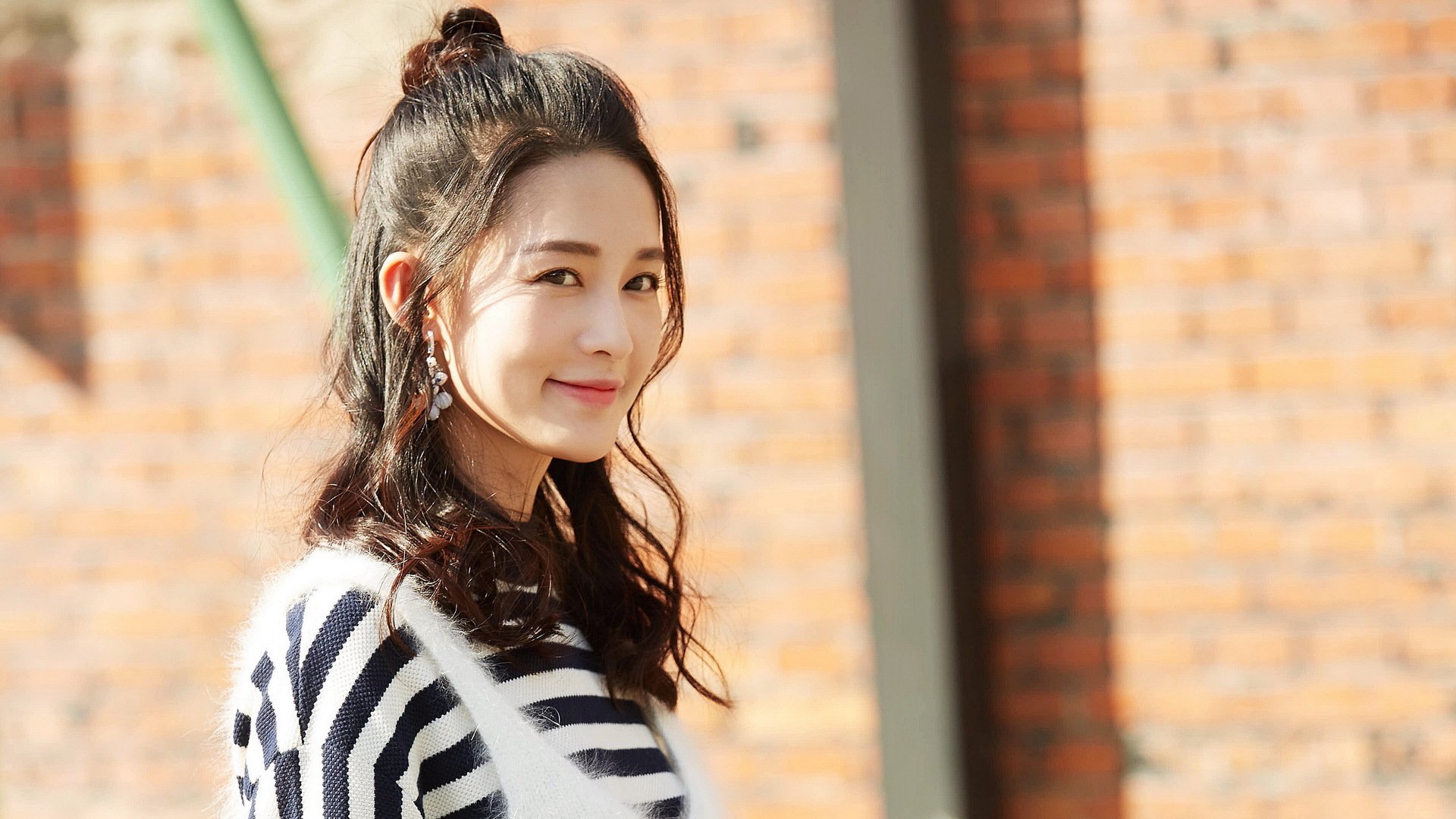 火箭老将指导年轻队员传授经验心得,火箭前教练去哪了